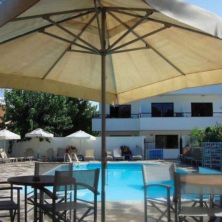 Andries Apartments Paphos Extérieur photo