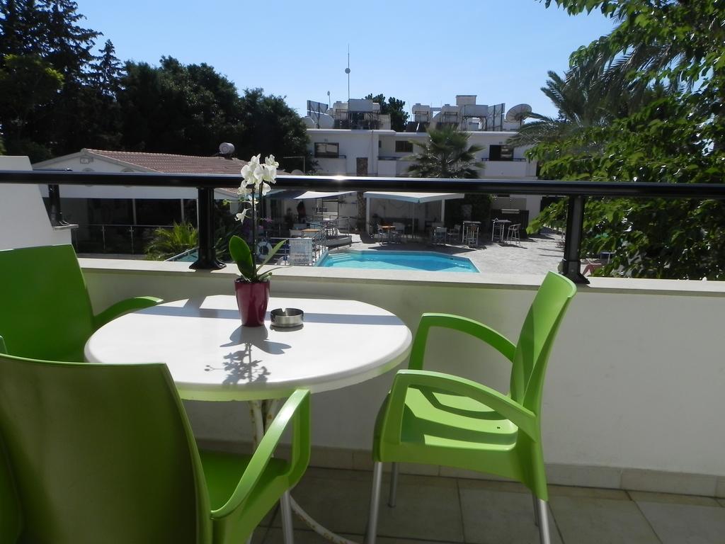 Andries Apartments Paphos Extérieur photo