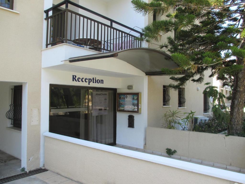 Andries Apartments Paphos Extérieur photo