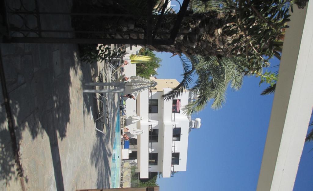 Andries Apartments Paphos Extérieur photo