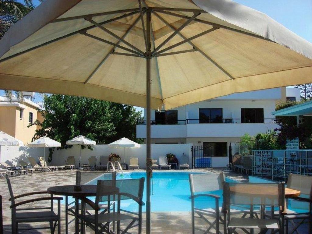 Andries Apartments Paphos Extérieur photo