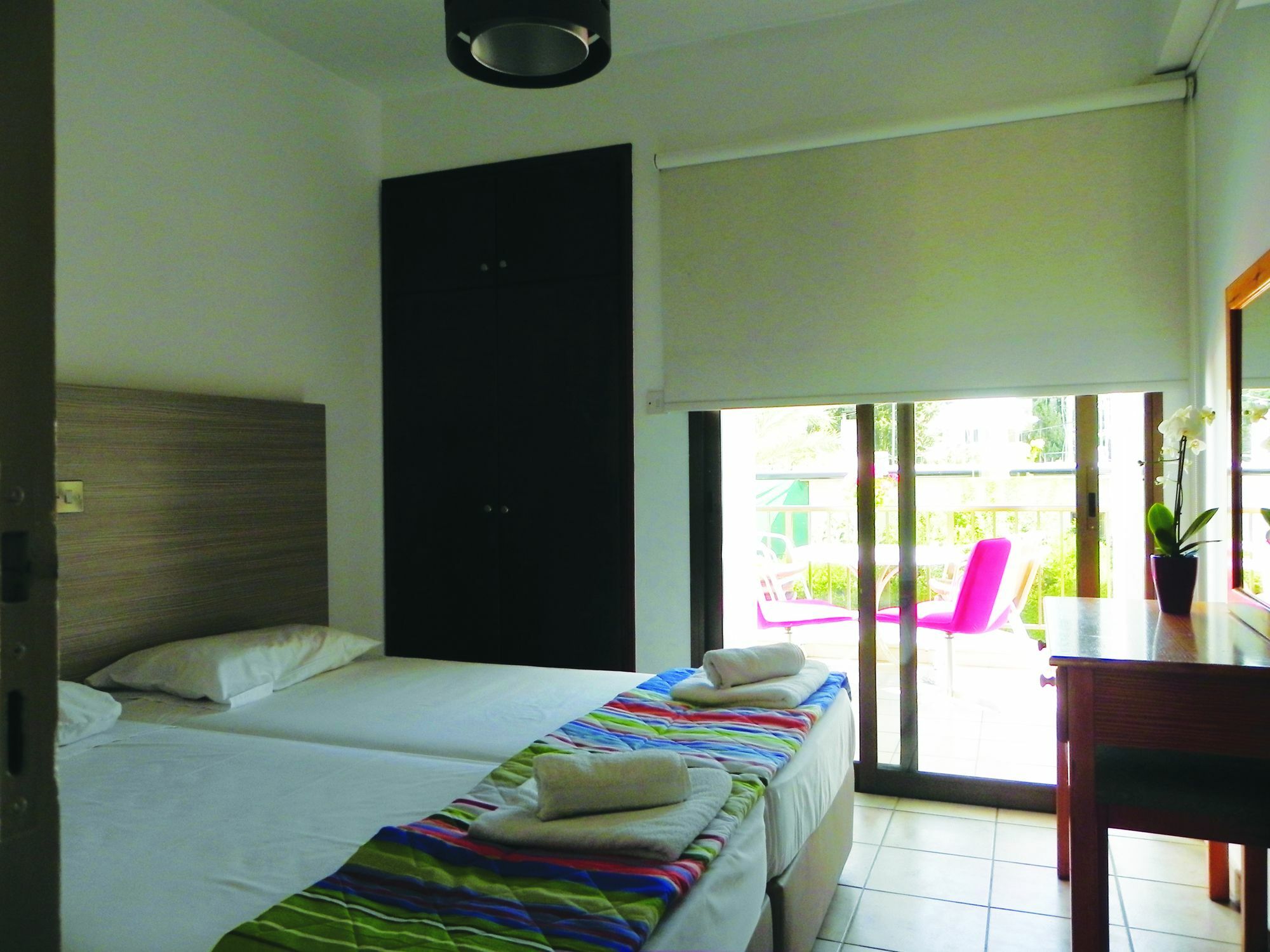 Andries Apartments Paphos Extérieur photo